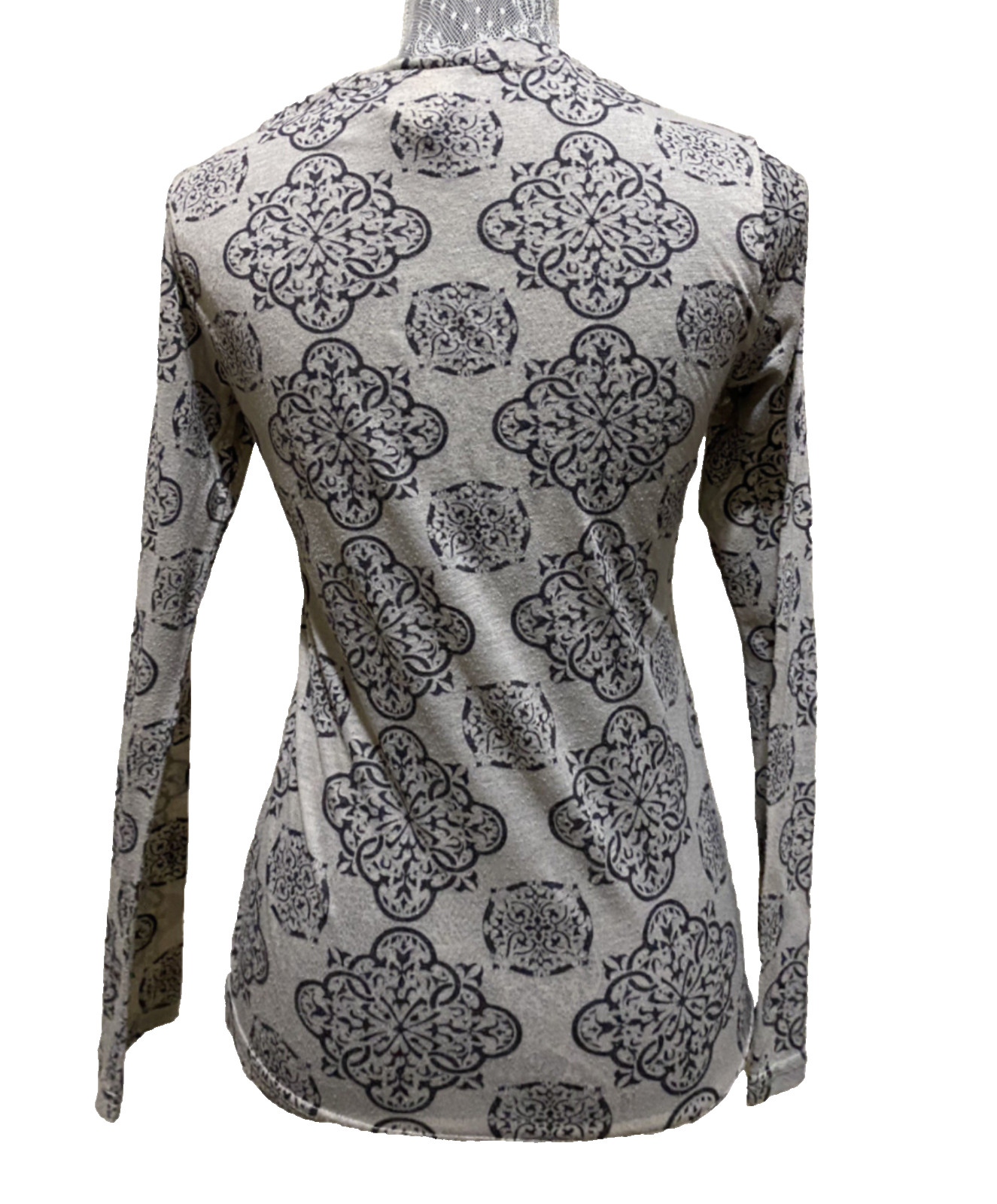 Marika Balance Collection Womens M Gray Medallion Print Long Sleeve Stretch Yoga