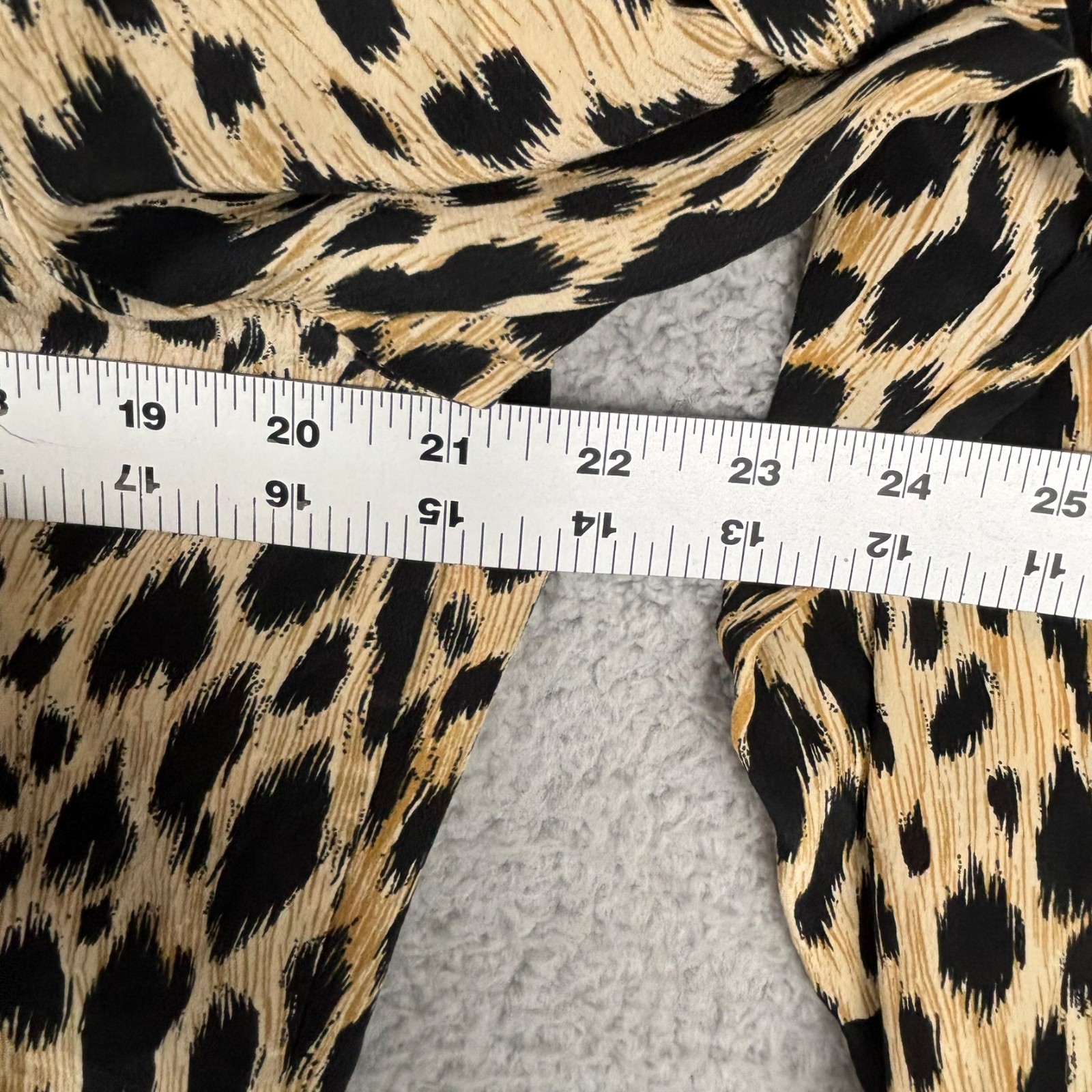 Vtg TESS Women’s Leopard Print 100% Silk Button Front Blouse Tagged Size 16 READ
