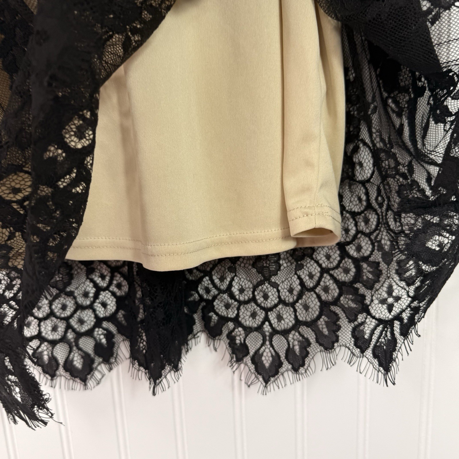 Andree by Unit Lace Mesh Sleeveless Top Black Overlay Whimsygoth Size Large READ