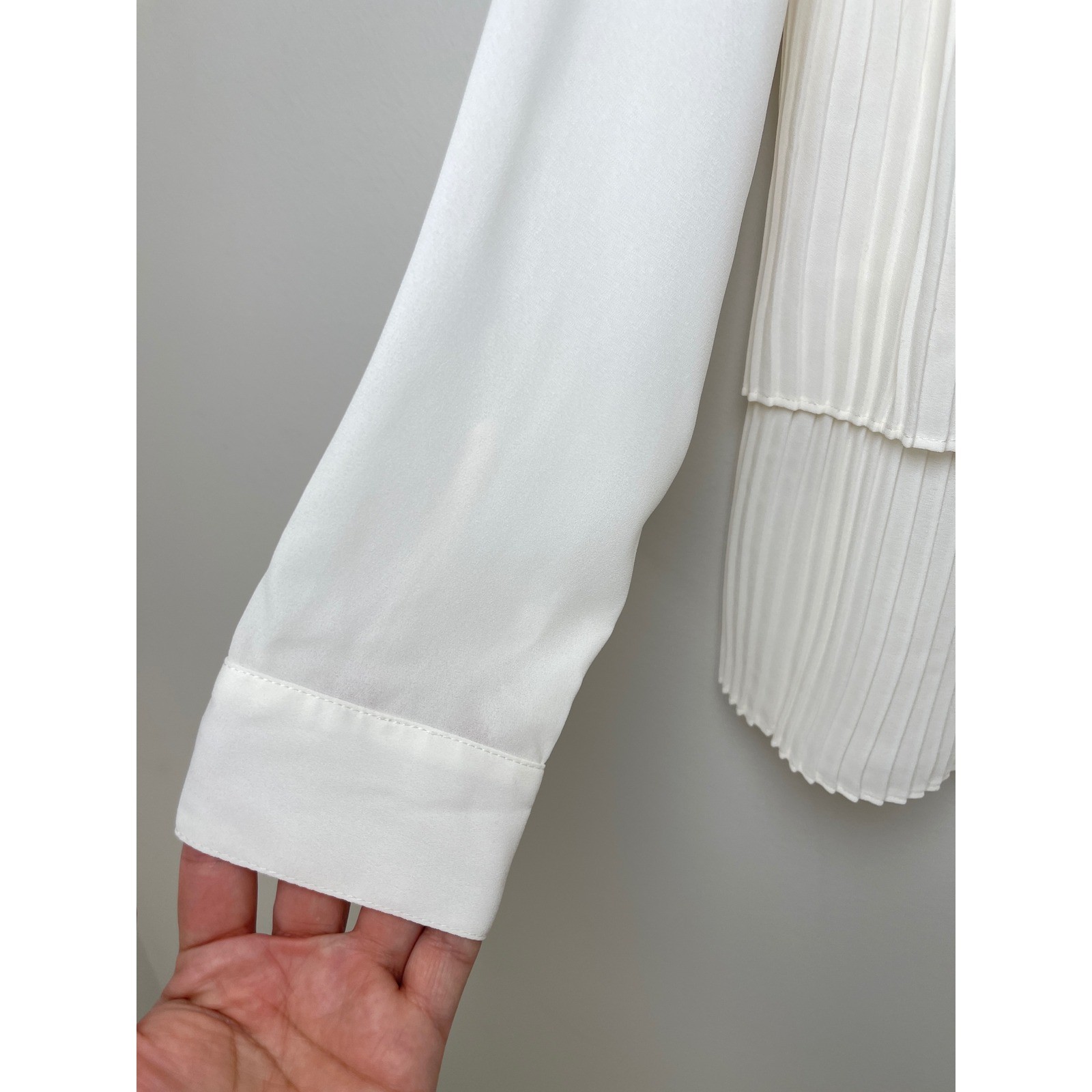 J. Jill Ivory Tiered Pleated Blouse Long Sleeve S Small Romantic Office Preppy