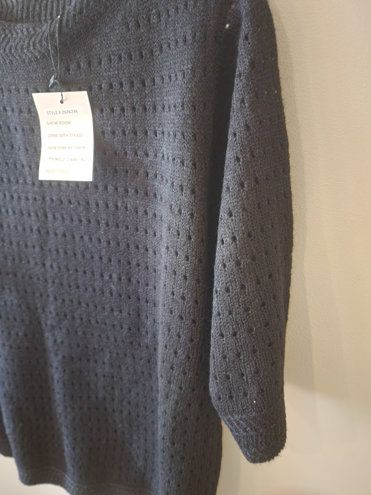 New women’s top Size S color black