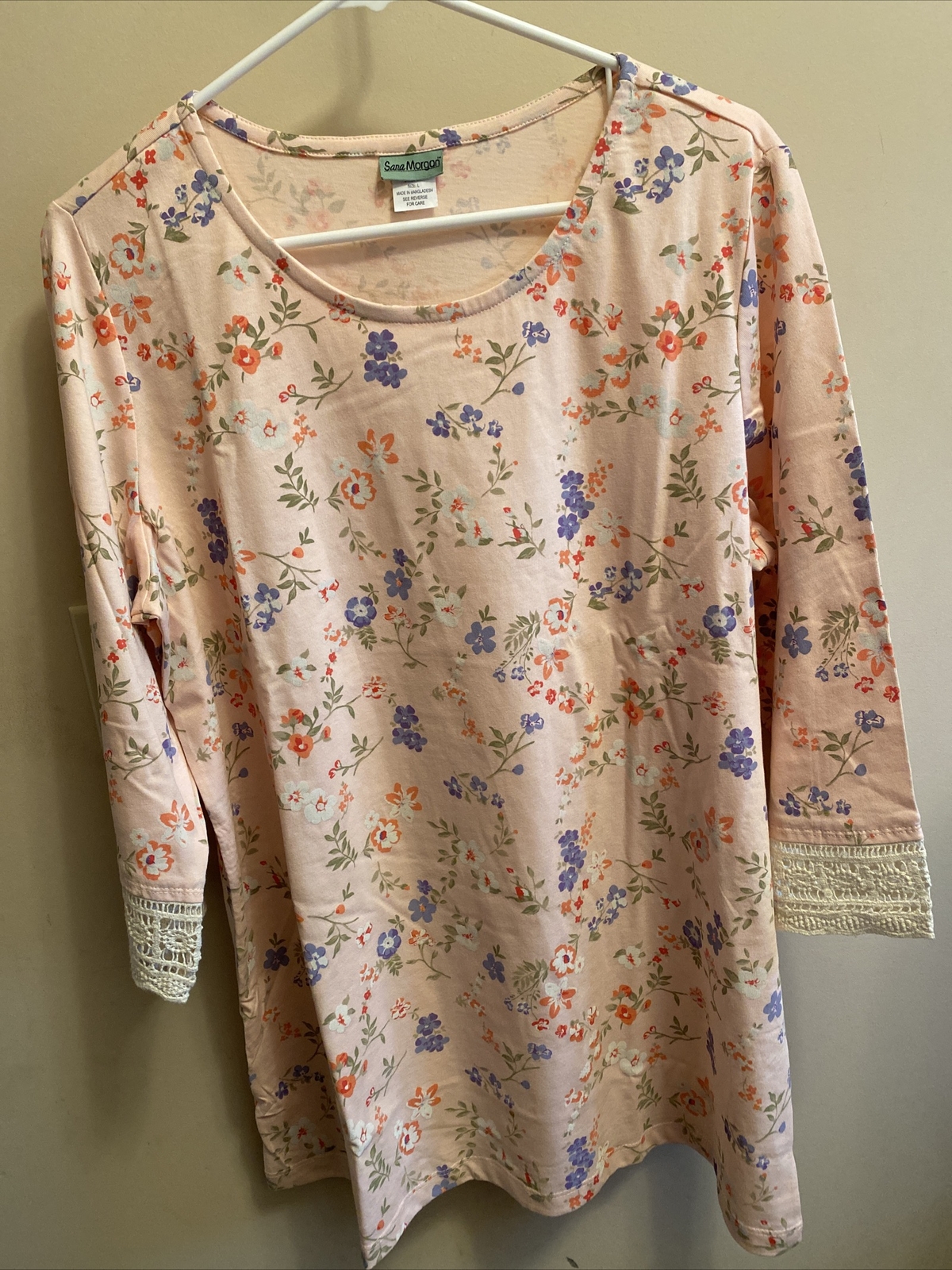 Sara Morgan Women’s Floral Top size Large New