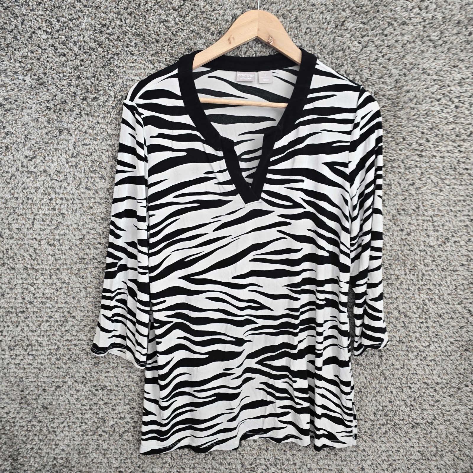 Chicos Travelers Top Womens 2 US Large Black Slinky Animal Print V Neck Blouse