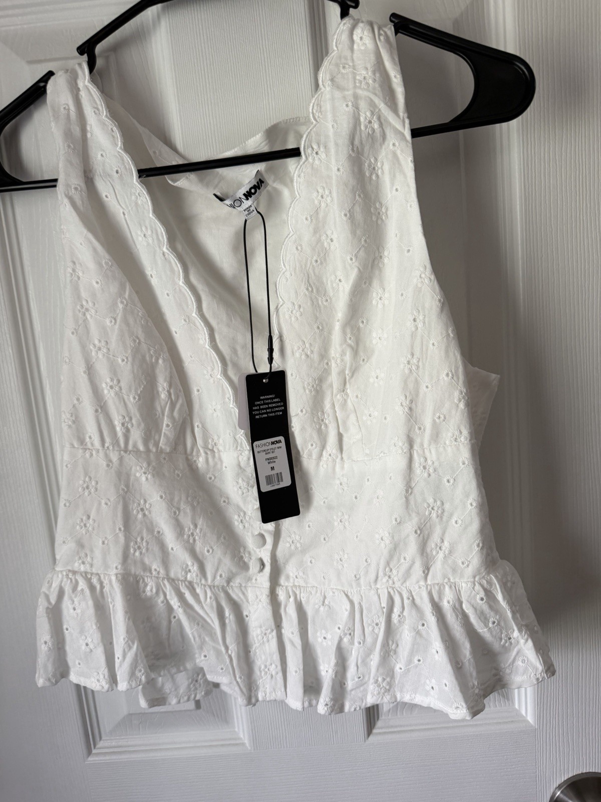 Fashion Nova Womens M White Solid Eyelet V-Neck Sleeveless Ruffle Tank Top