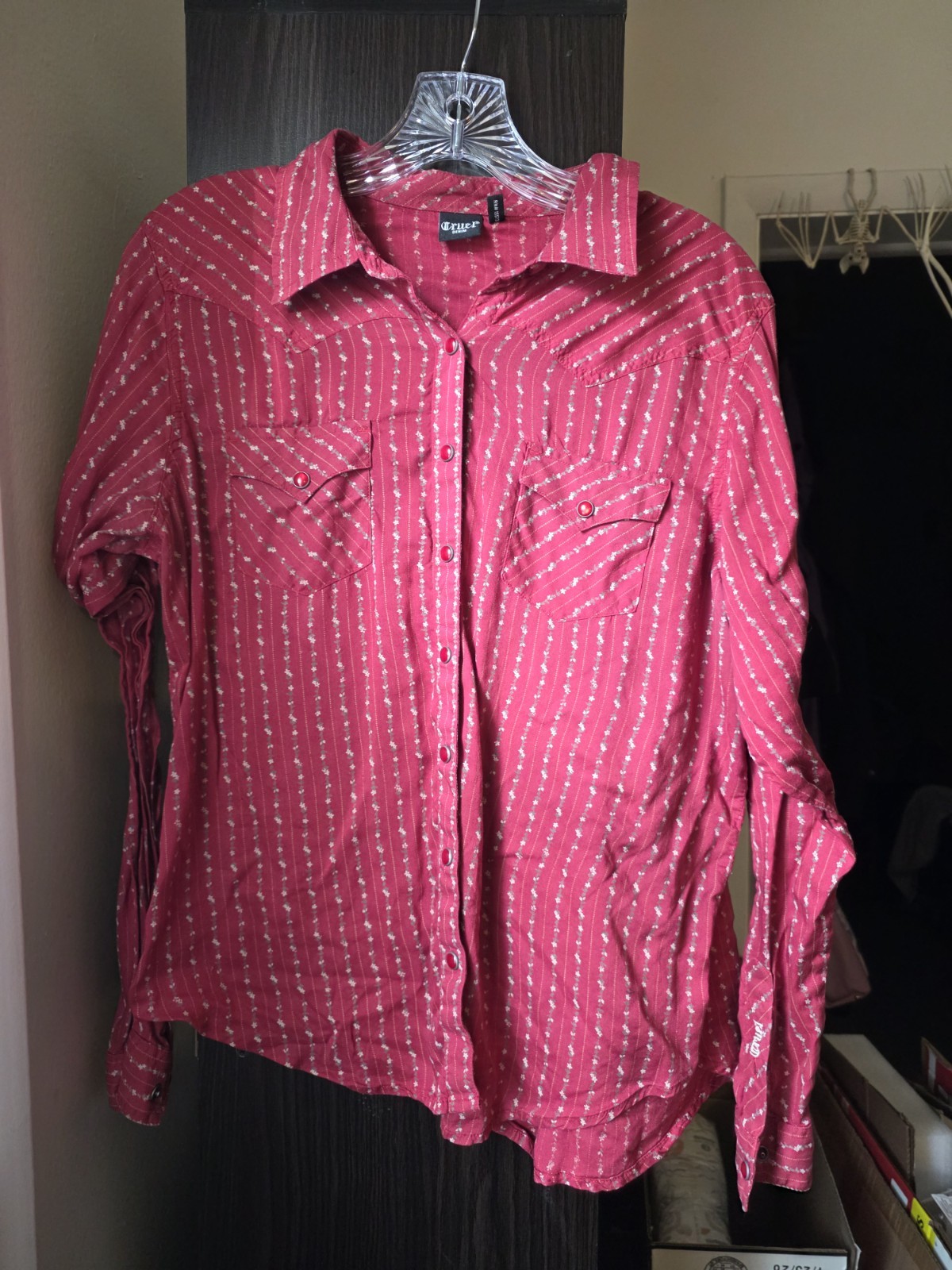 Cruel Denim Snap Shirt Women’s XL Red Long sleeve Flowers Stripes
