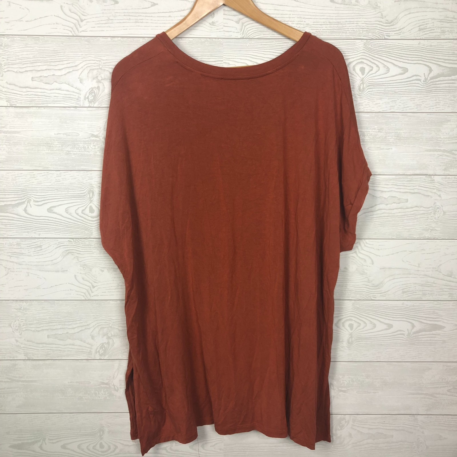 T Tahari Women’s Size 2X Short Sleeve Tunic Tee Shirt V Neck Solid Orange Casual