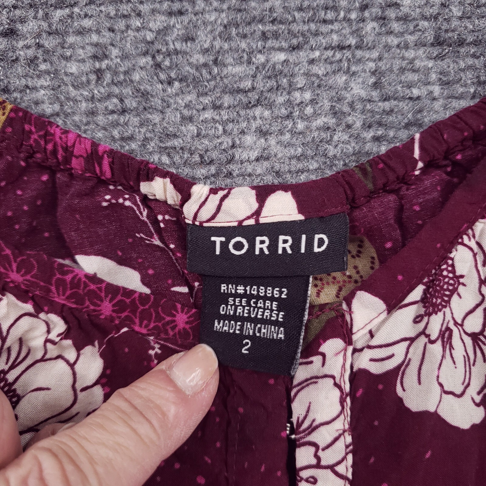 Torrid Top Womens 2 US 2X Plus Pink Challis Cold Shoulder Cami Floral Blouse