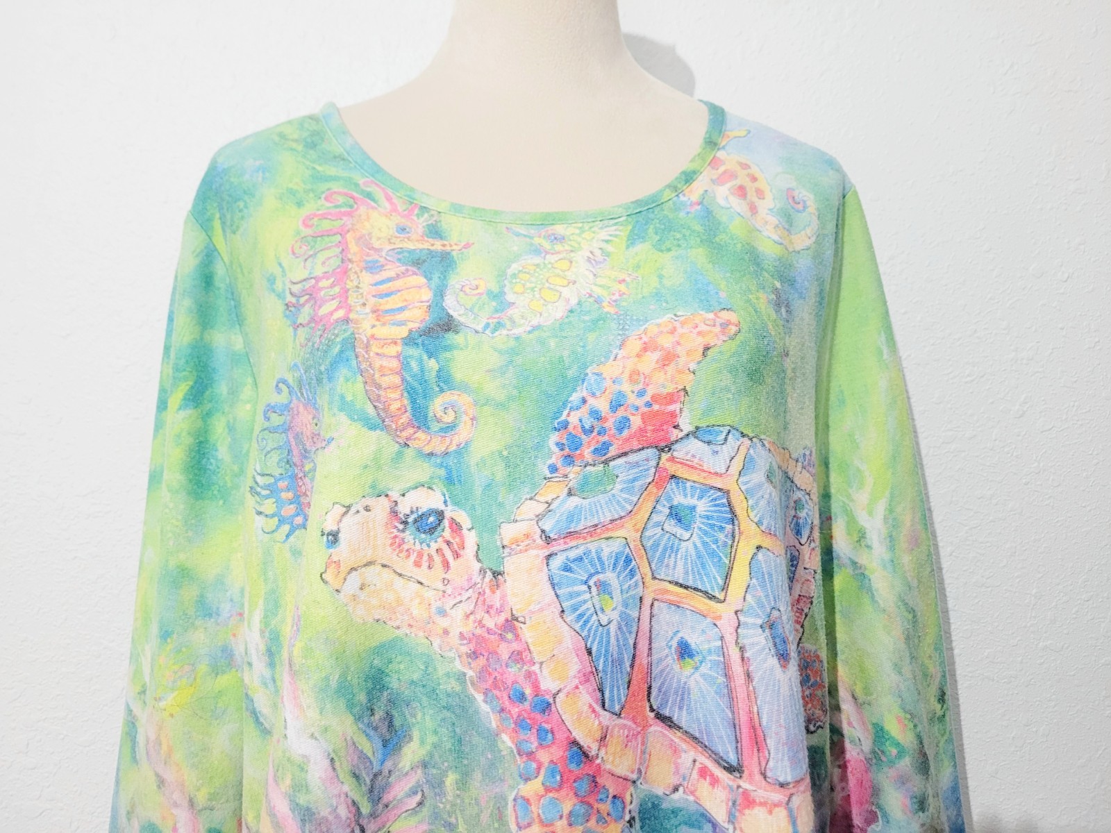 Leoma Lovegrove Size XL Sea Turtle Sweatshirt Coastal Art Ruffle Hem 3/4 Sleeve