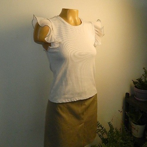 Zara Ruffle Sleeve Top Womens Small White Ribbed Knit Contrast Stitch Cap Sleeve