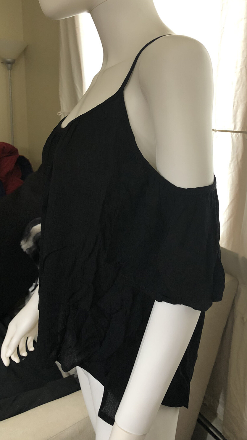 ONE LOVE CLOTHING Los Angeles Womens Cold Shoulder Top – Rayon – Black – Size S