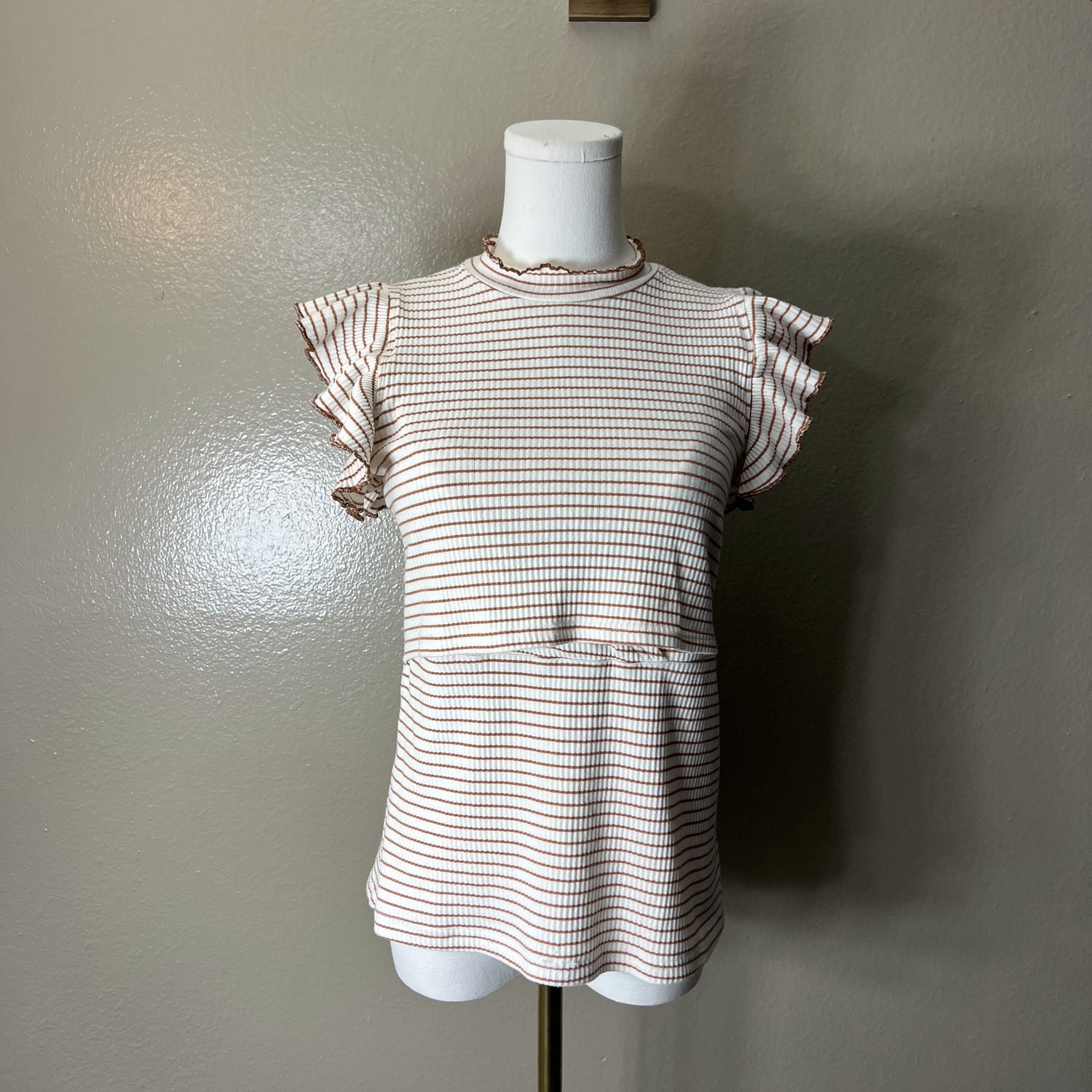 Latched Mama Nursing Top Women’s Medium White Striped Ruffle Sleeve Mock Neck