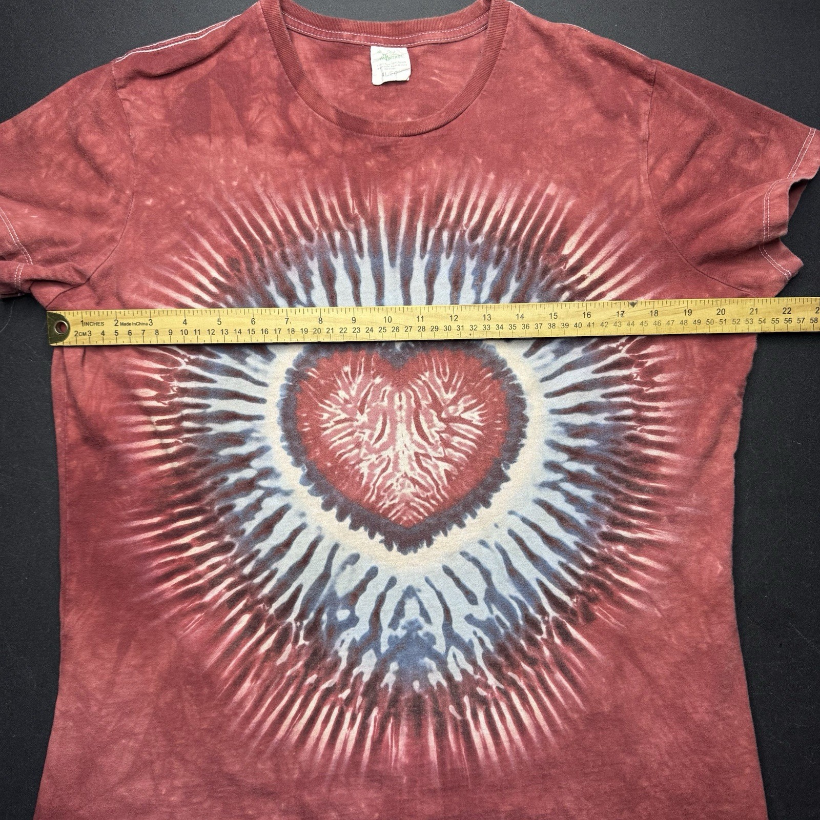 Vintage The Mountain Tie Dye Women’s XL T Shirt Dads Heart Red 90s Y2K
