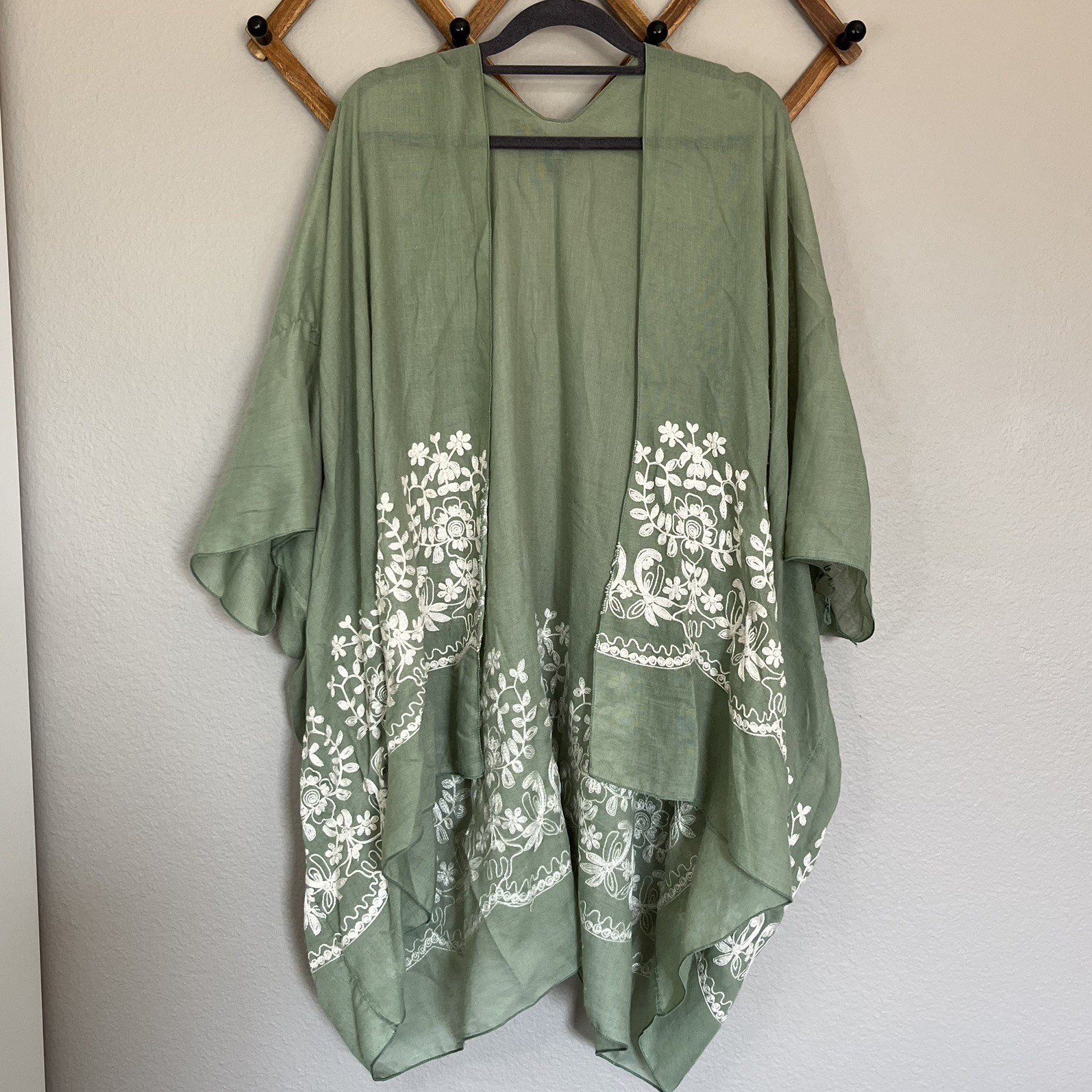 Floral Embroidered Open Front Semi Sheer Boho Kimono Womens One Size BOHO Beachy