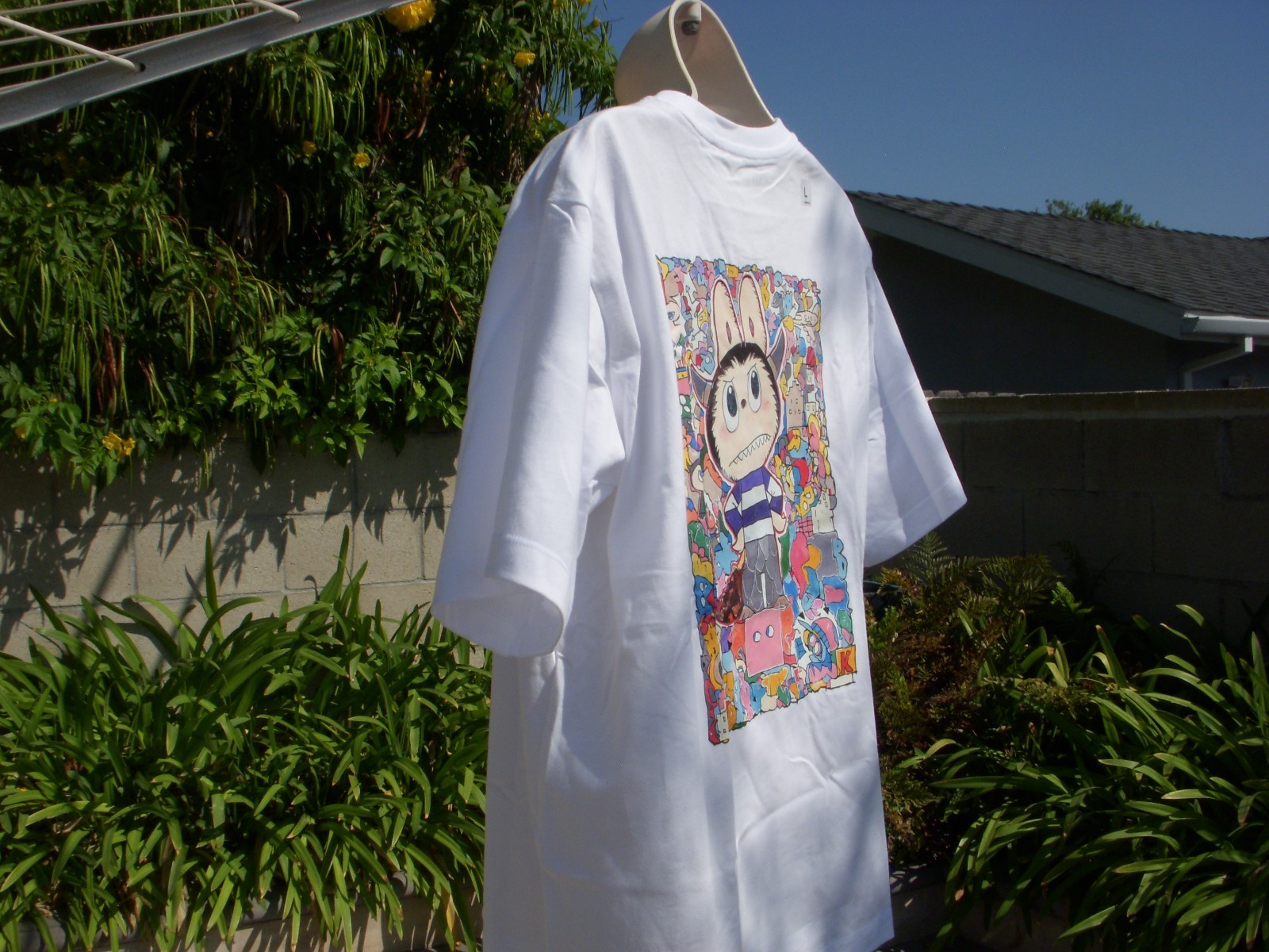Uniqlo x POP MART UT Graphic T-Shirt THE MONSTERS LABUBU, Sz L