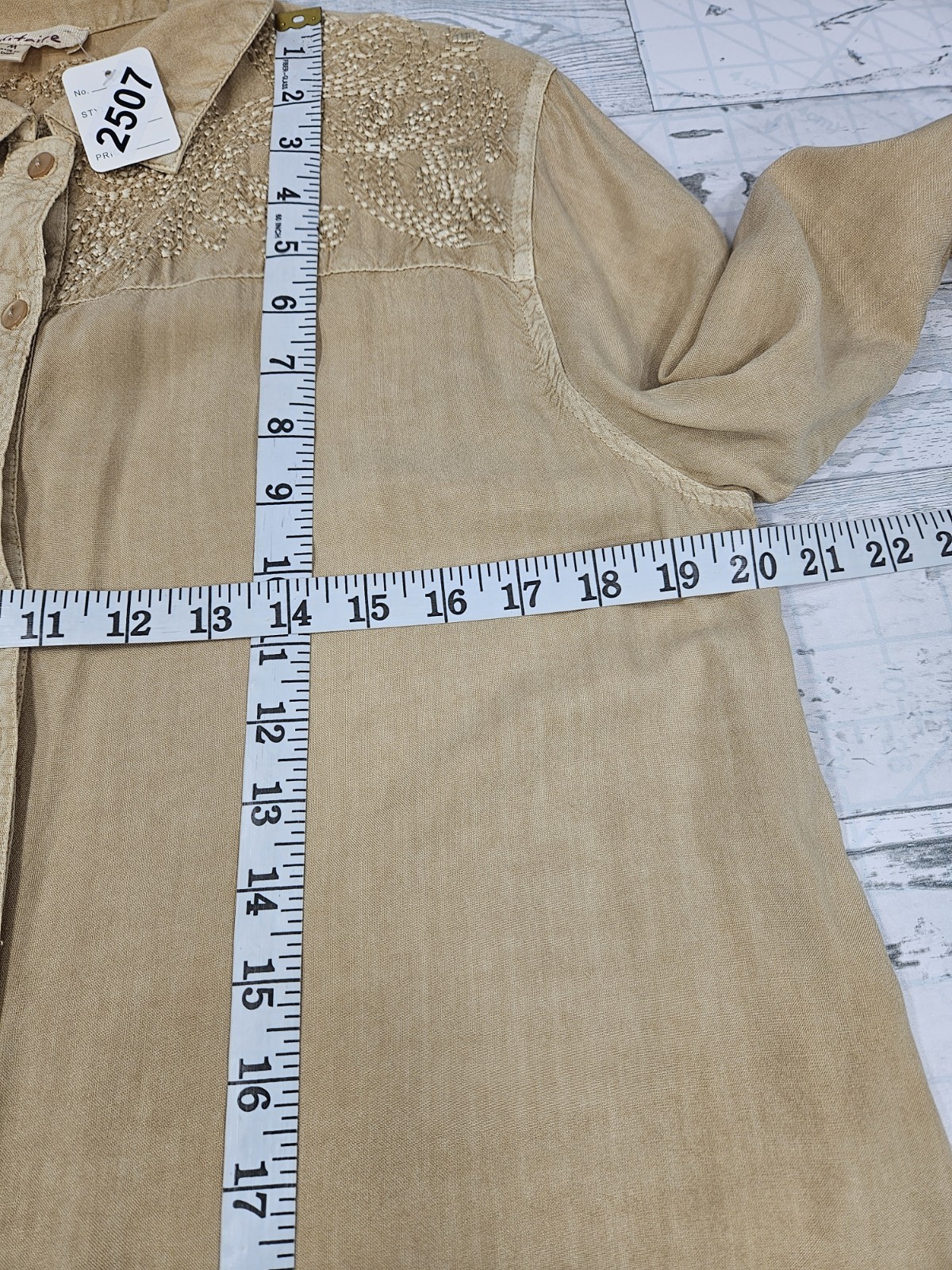 Solitaire Women’s Medium Beige Tunic Blouse Embroidered Washed Fabric