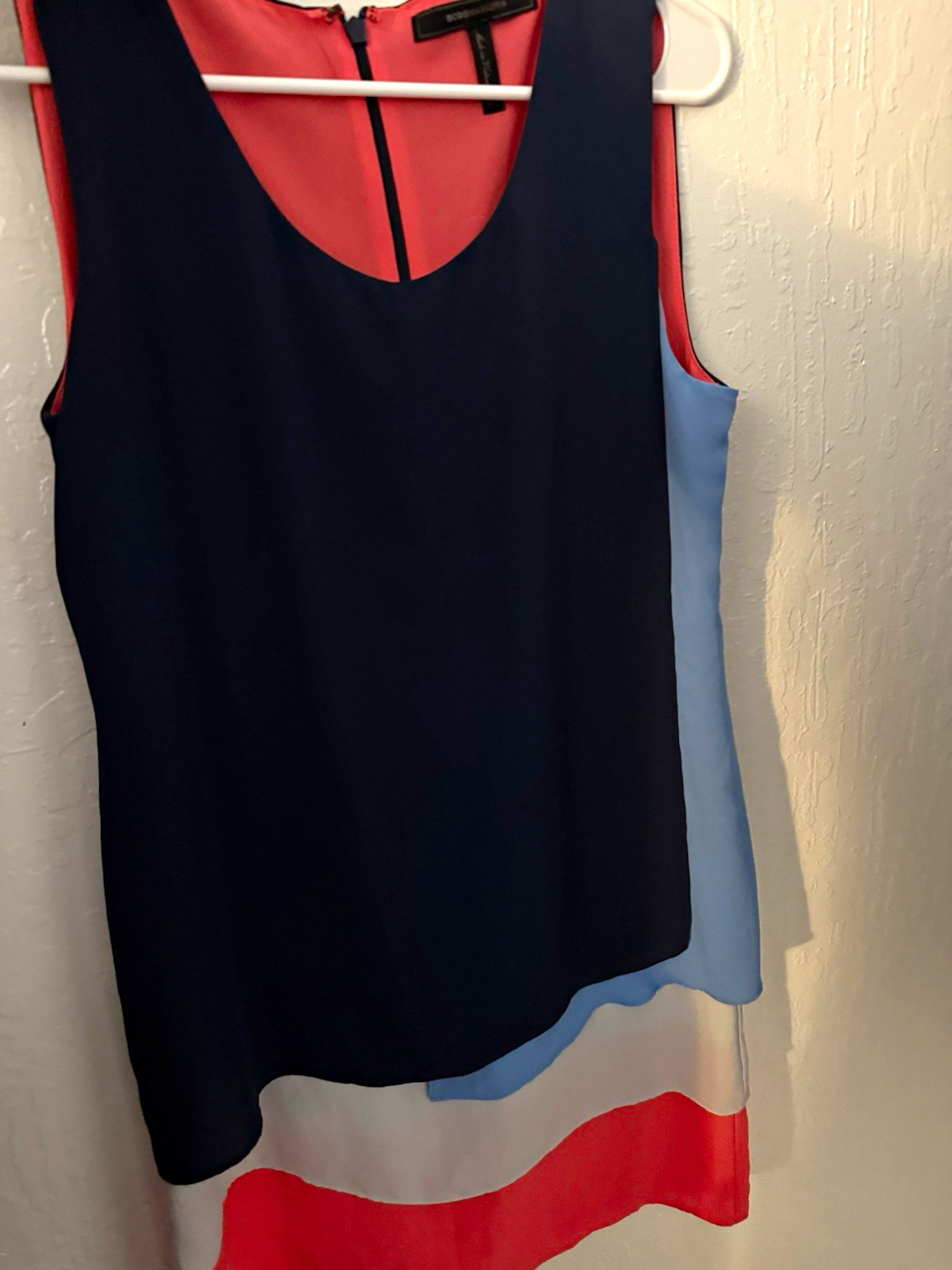 BCBGMAXAZRIA Women’s Sleeveless V-Neck Colorblock Blouse Size 4 Navy Coral