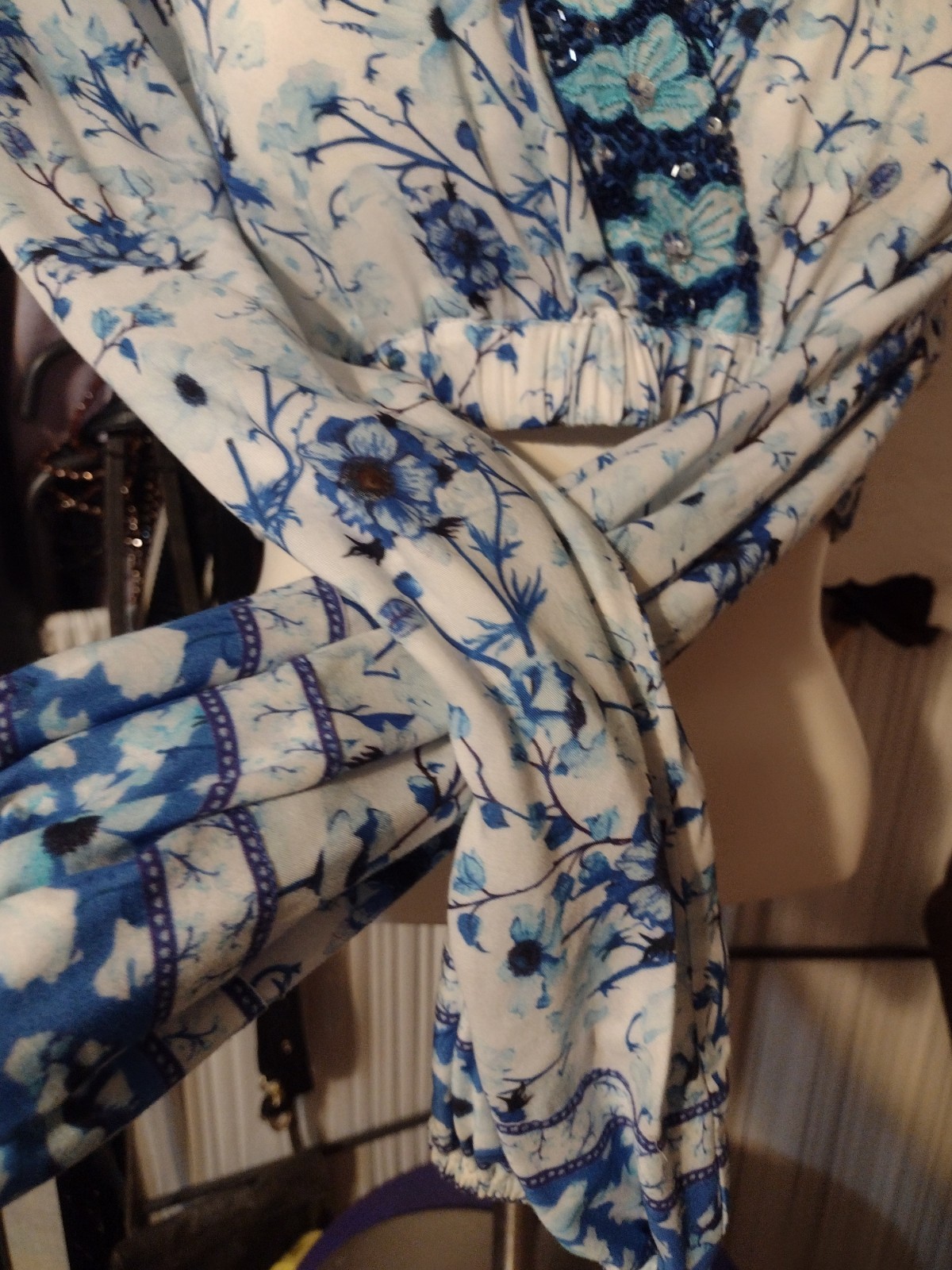 TAJ by Sabrina Crippa Size Small Nasrine Top LS Floral Cropped