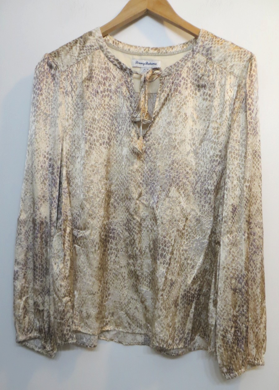 Tommy Bahama Blouse Shirt Womens Medium Beige Shiny Animal Print Art City FLAW