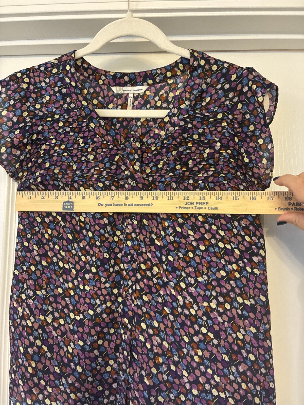 French Connection Size MP Navy Flowered Short Sleeve Blouse Top IT88