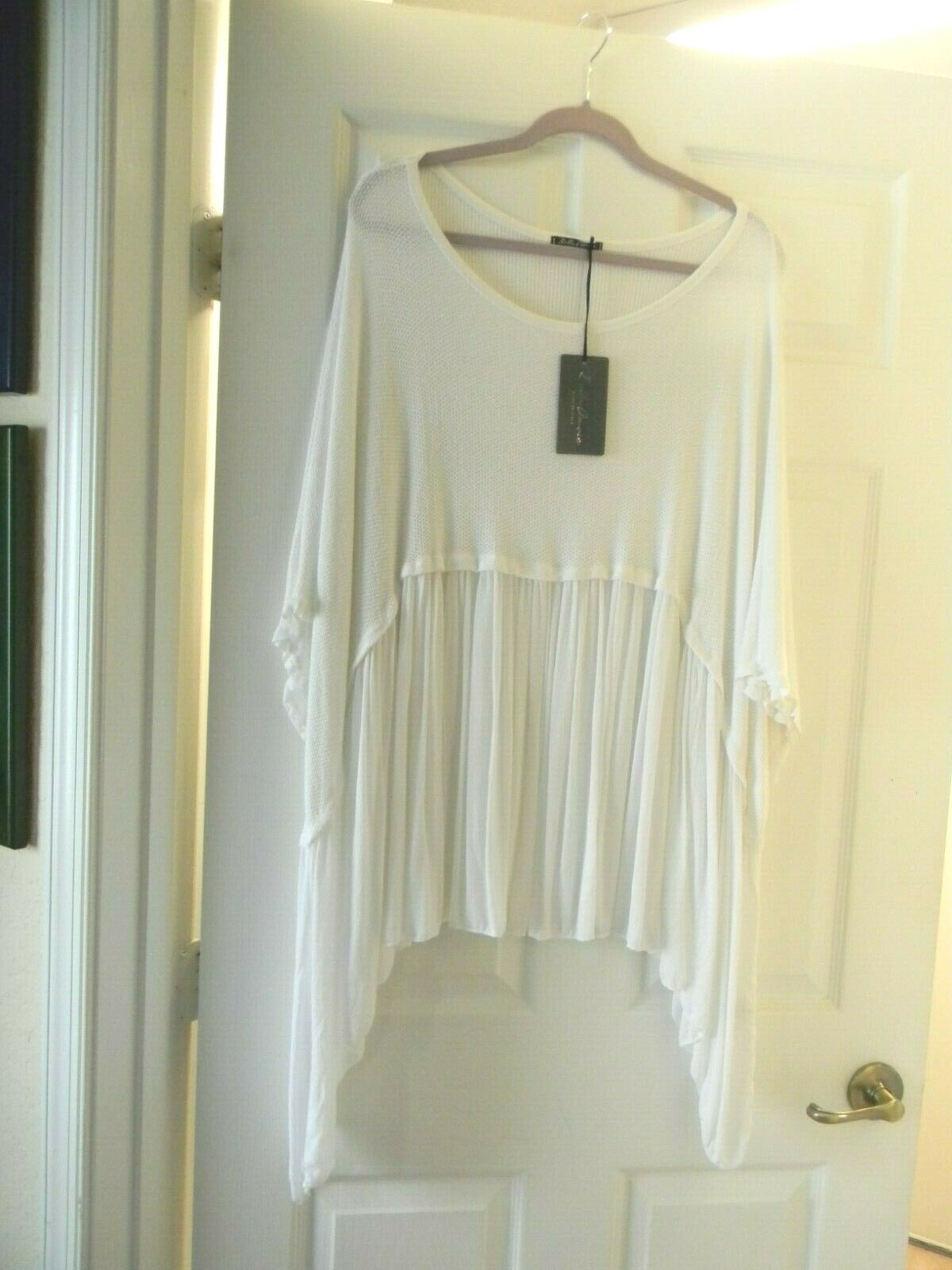 Bella Amore Italy, Women’s Oversized White Knit Top Dolman/Batwing Sleeve Scoop