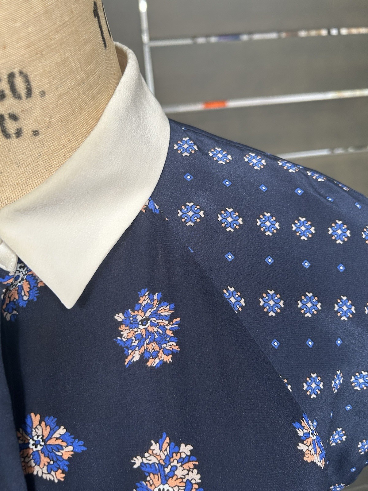 Club Monaco Collection Silk Blouse Size L Navy Print