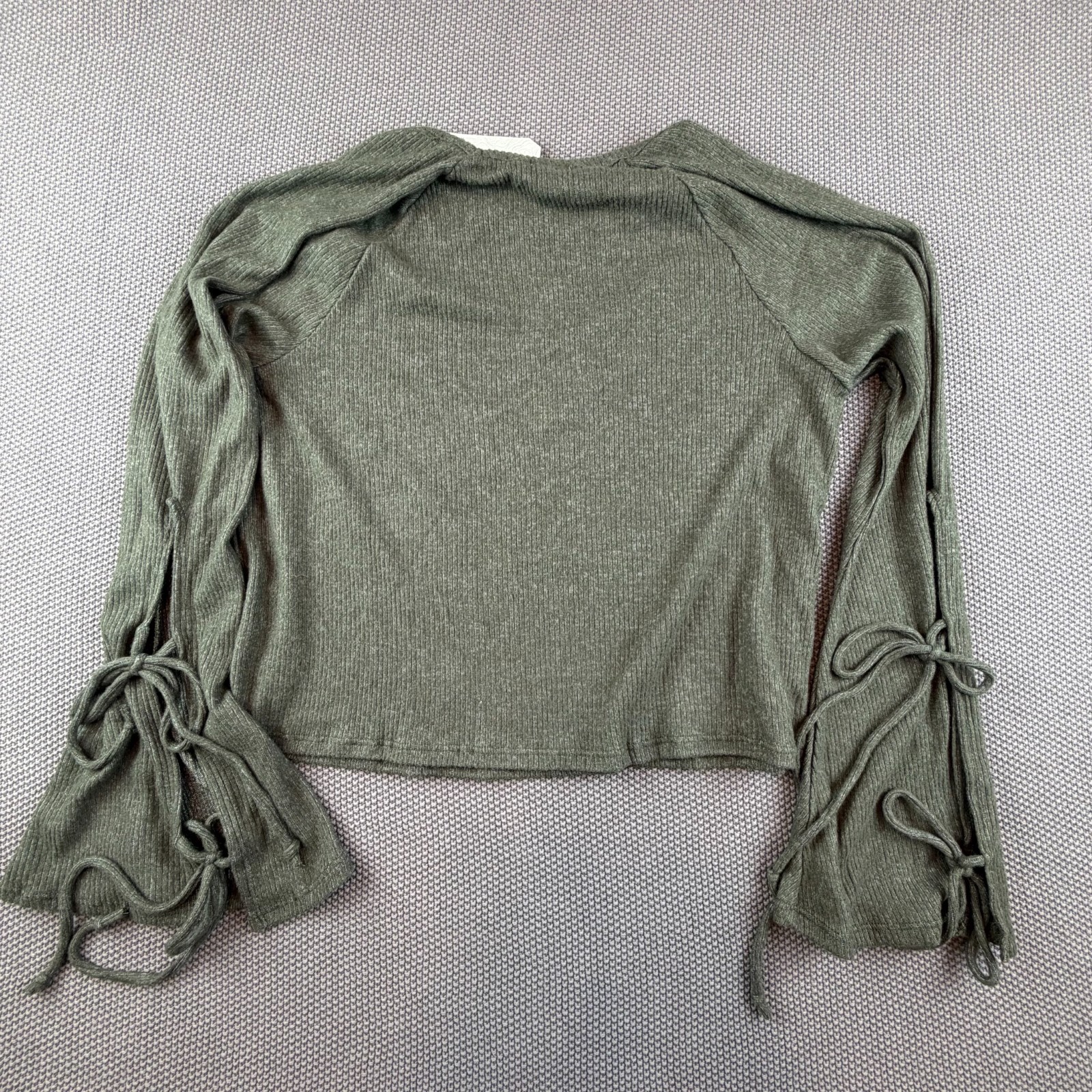 BOHO CHIC Earthbound Trading Co Moss Ribbed Bow Bell Sleeve Top Size L NWT