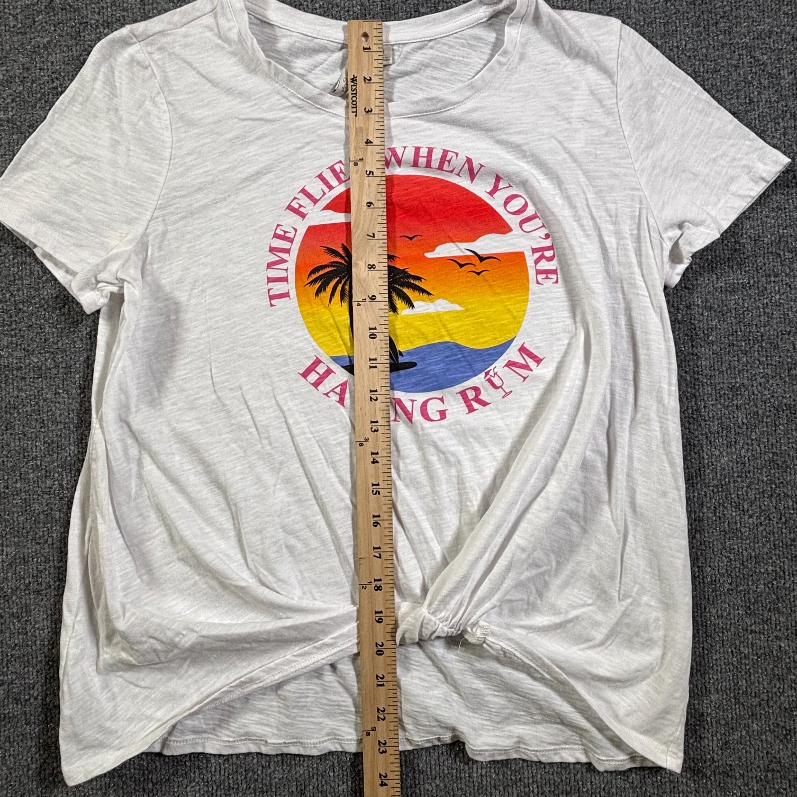 Live Well Lifestyle T-Shirt Women’s M White Cotton Graphic Tee Knotted Front