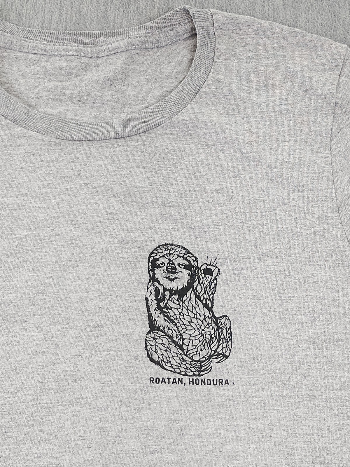 Roatan Honduras T Shirt Womens Medium Gray Sloth Beach Island Travel