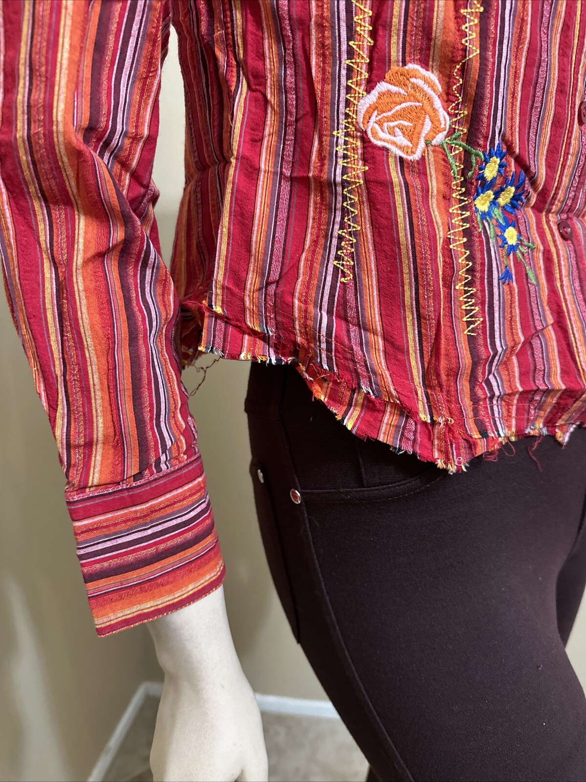 Women’s Red Striped Cotton Casual Embroidered Collared Size M Button-up Top