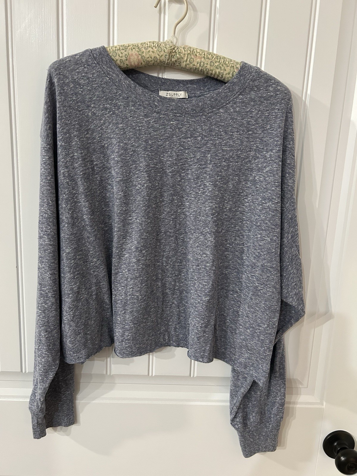 Z Supply Gently Worn Size Large Women’s Light Weight Long Sleeve Round Neck Tee
