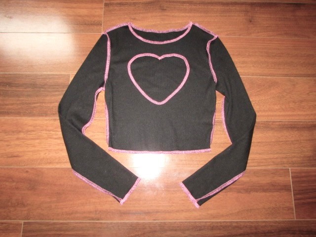 SHEIN ~ Size XS ~ BLACK Reverse Stitch OPEN HEART Cut Out Stretchy Crop Top c59