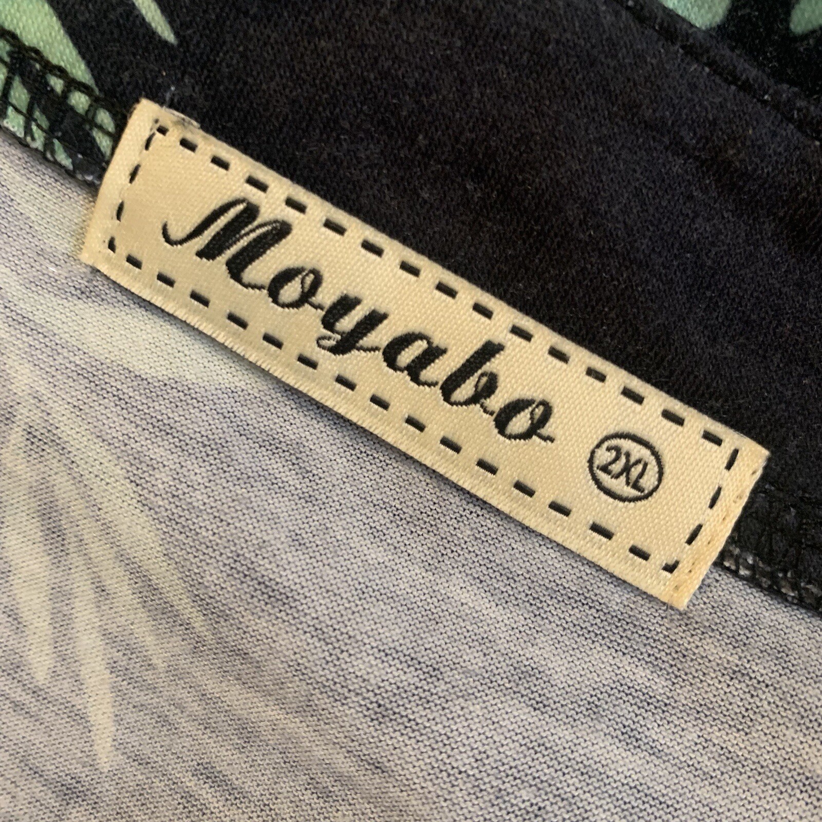 Moyabo. Size 2XL. Pullover. Yoke. Long Sleeves With Roll Tabs. Aloha. B31.