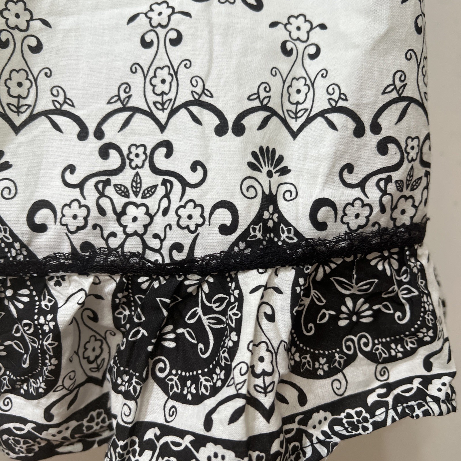 Angie Women’s Tunic Top Large 100% Cotton Off White Black Boho Tie Back NWOT