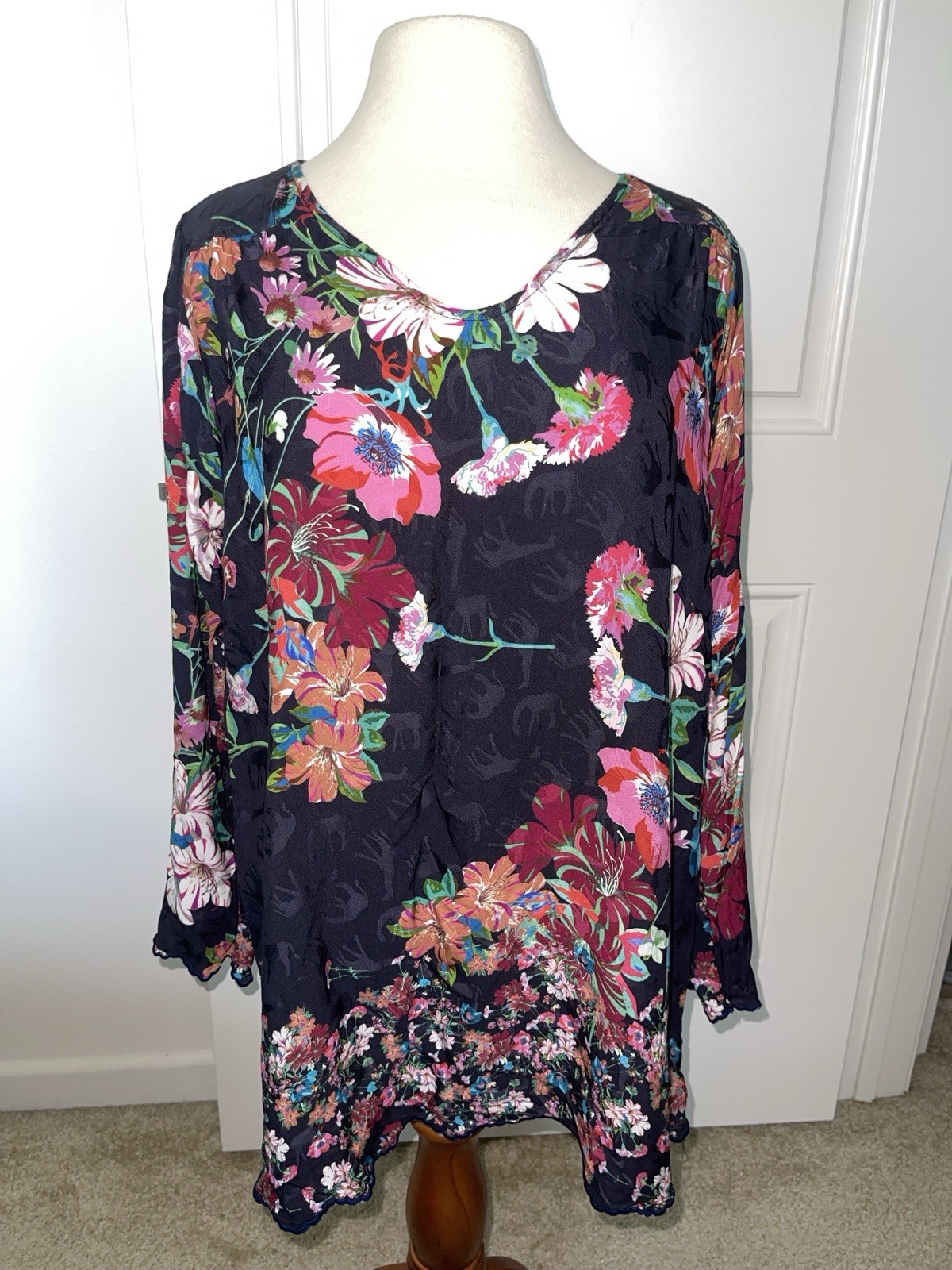 JOHNNY WAS Oasis Tandis Black/Multicolor Floral/Mixed Animal Boho Blouse LARGE