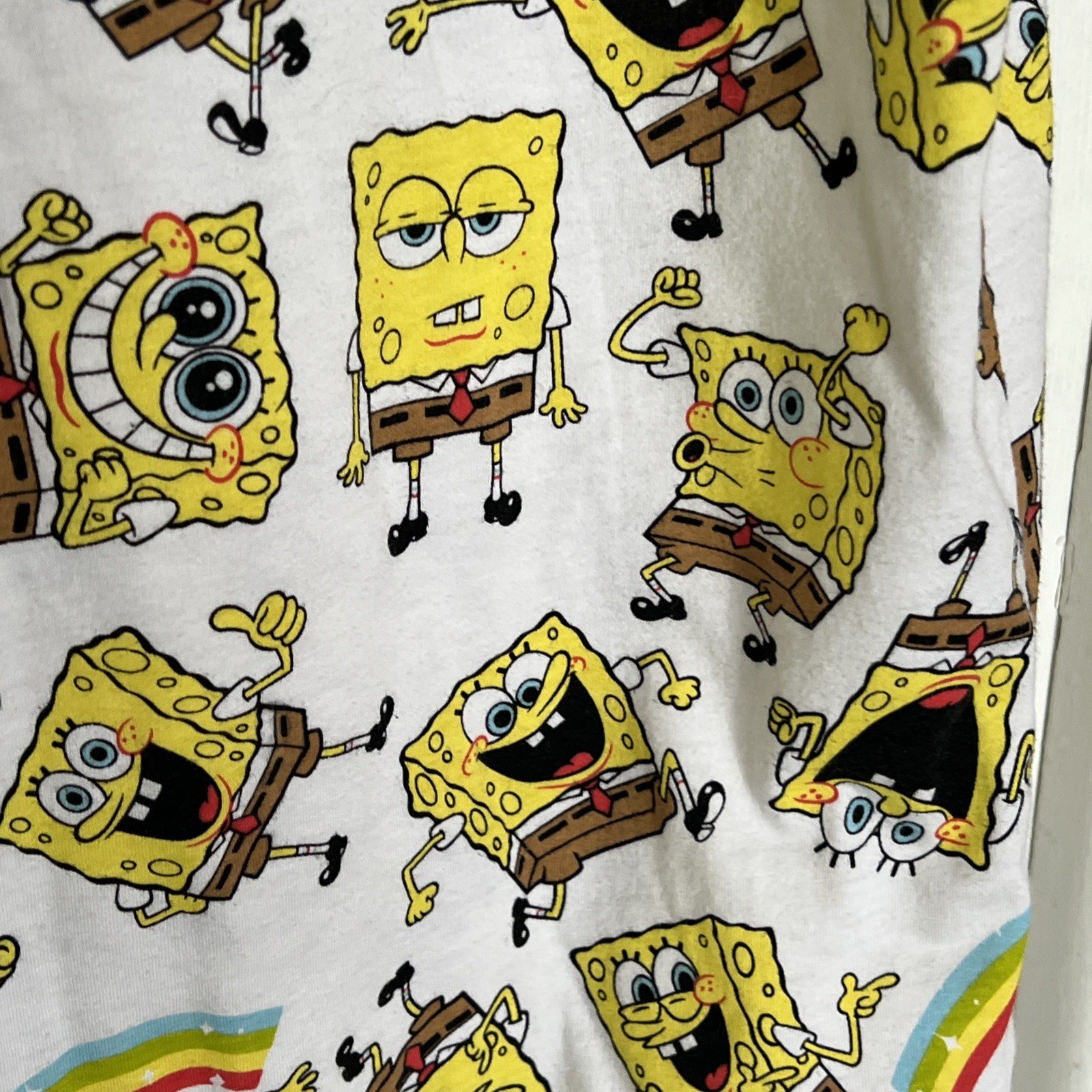 Nickelodeon Sponge Bob White w/All Over Sponge Bob Print T- Shirt Adult XL