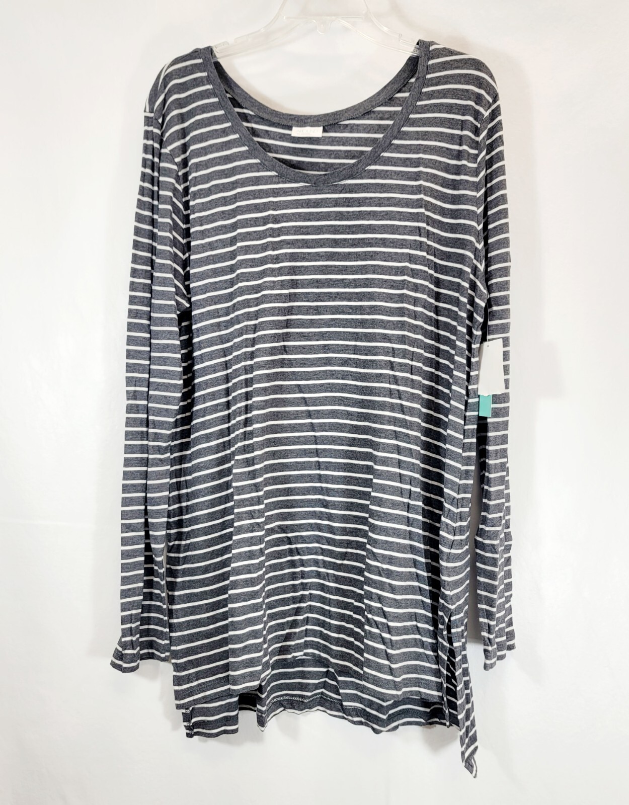 Women Nordstroms Rack Abound Tunic Top Gray White Stripes Long Sleeve Scoop Neck