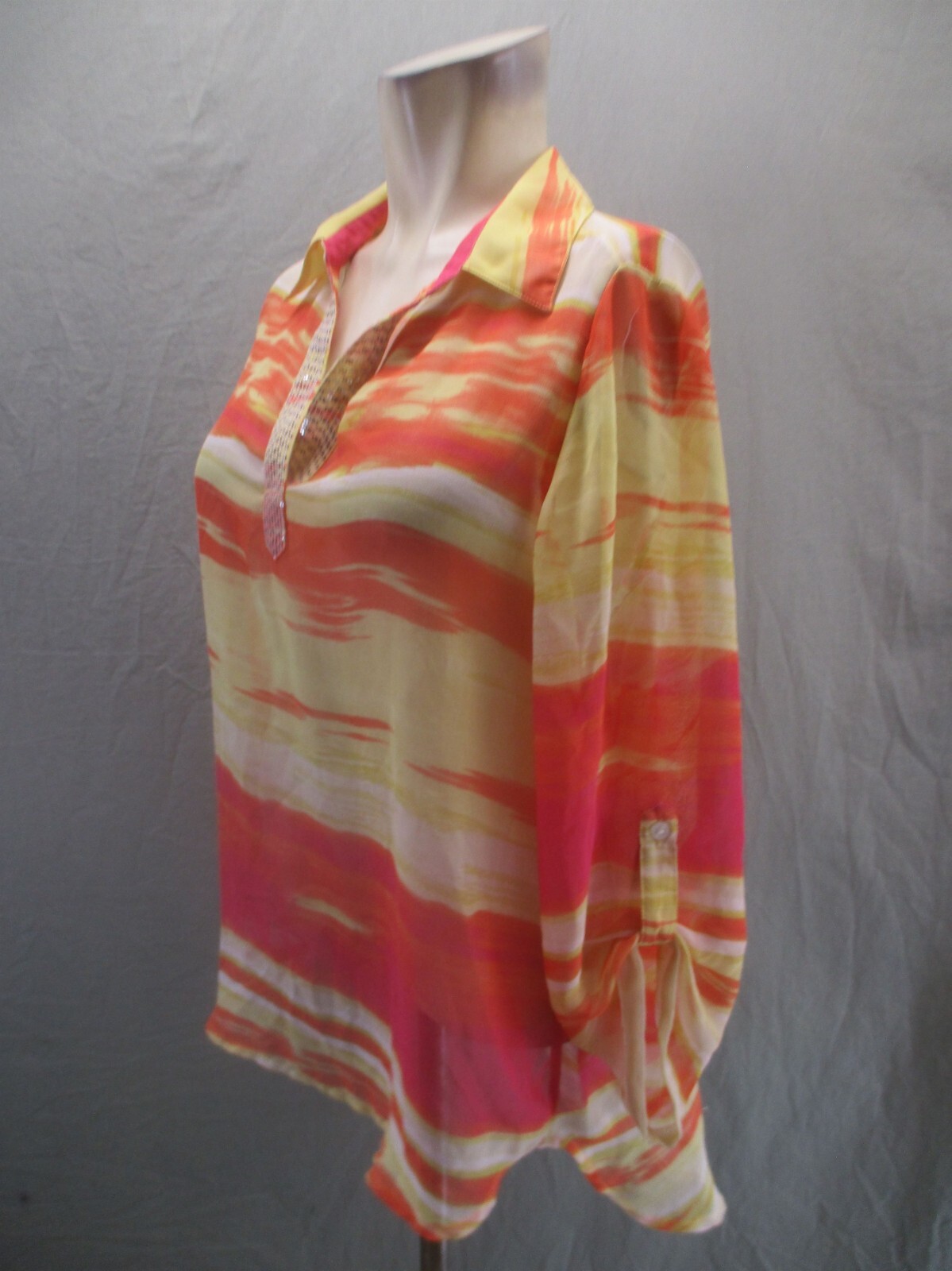 CHICO’S Size 1 Womens Sequined V-Neck Adjustable Sleeve Lightweight Blouse 945