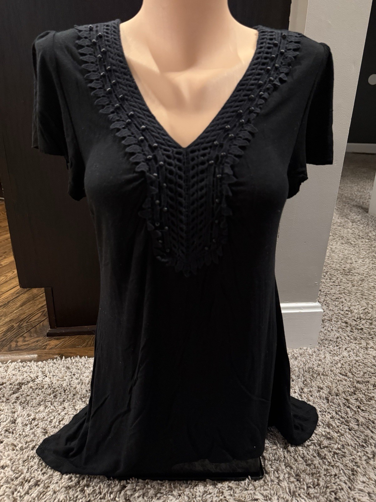 AB Studio Women’s Crochet Bead V-Neck Pullover Short Sleeve Blouse Size M