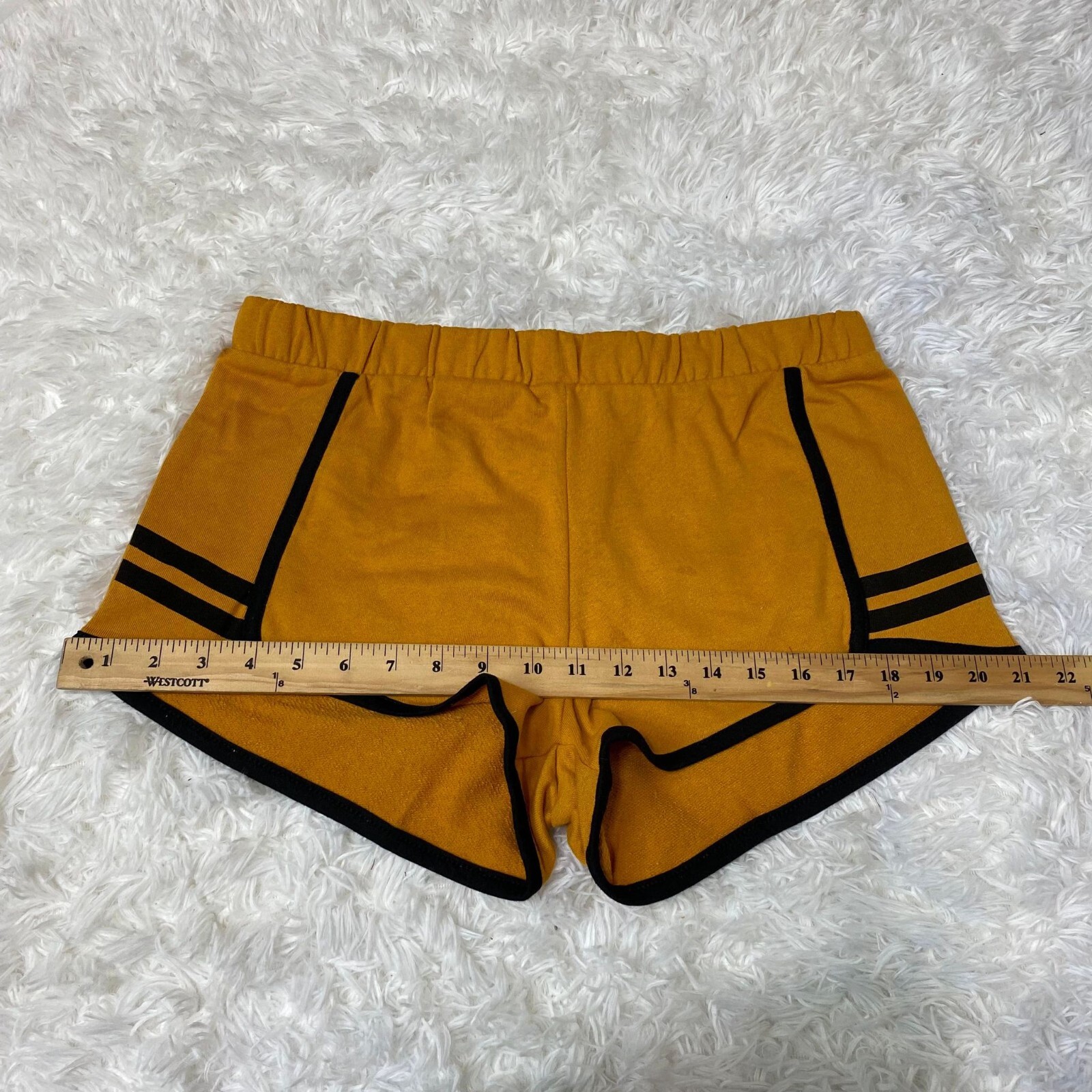 Active USA Women’s Oversized Crop Top & Shorts Terno – Size Large – Mustard
