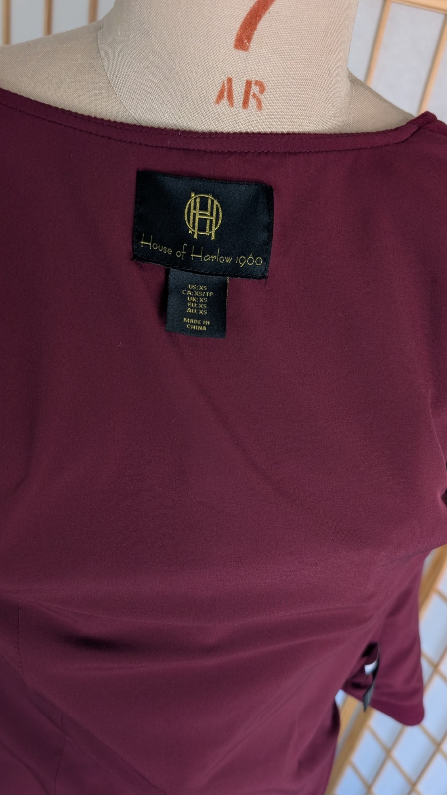House of Harlow 1960 Burgundy Sleeveless Button-Front Crew Neck Vest XS