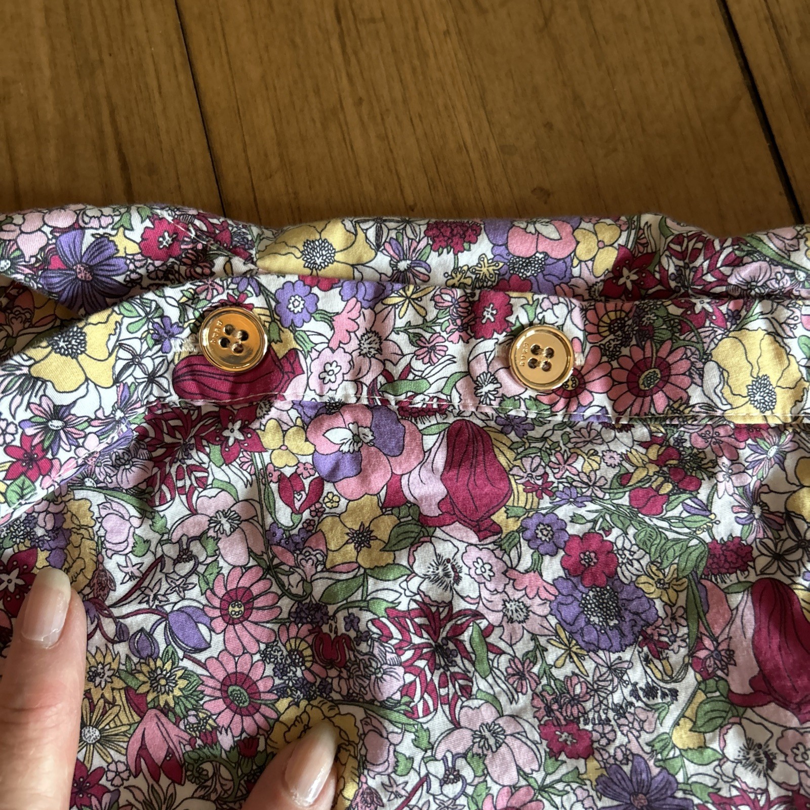 Buru Boatneck Top With Floral Print 3/4 Balloon Sleeves Gold Buttons, Size XL