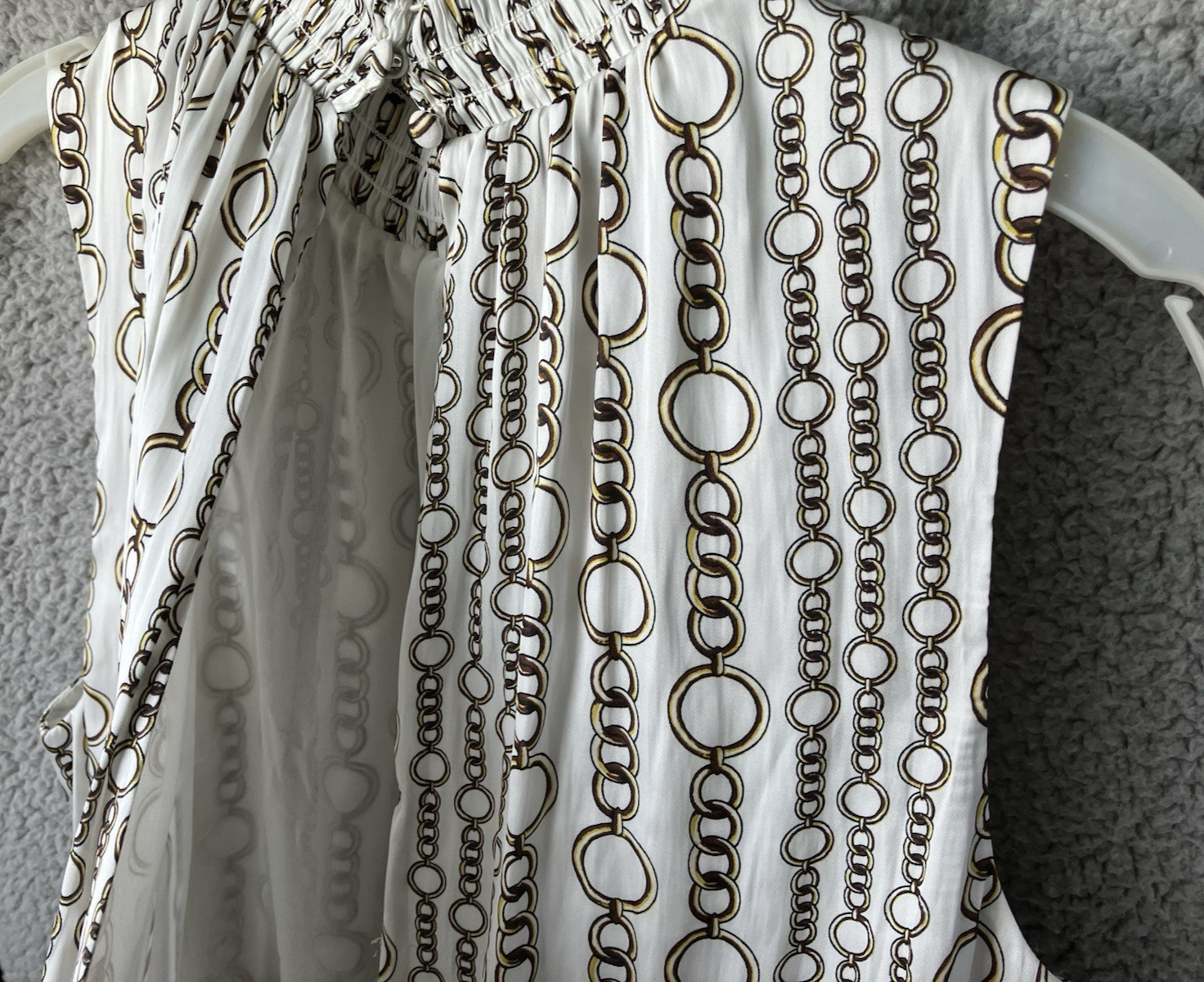 BANANA REPUBLIC Sleeveless High Neck Blouse Womens MEDIUM Chain Print White Gold