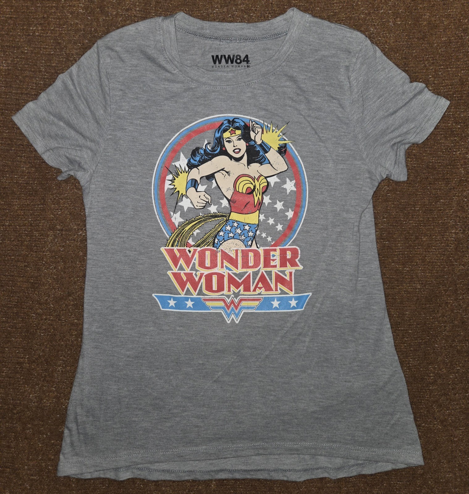 Wonder Woman WW84 T Shirt Womens Size M Gray Retro Comic Graphic Short Sleeve