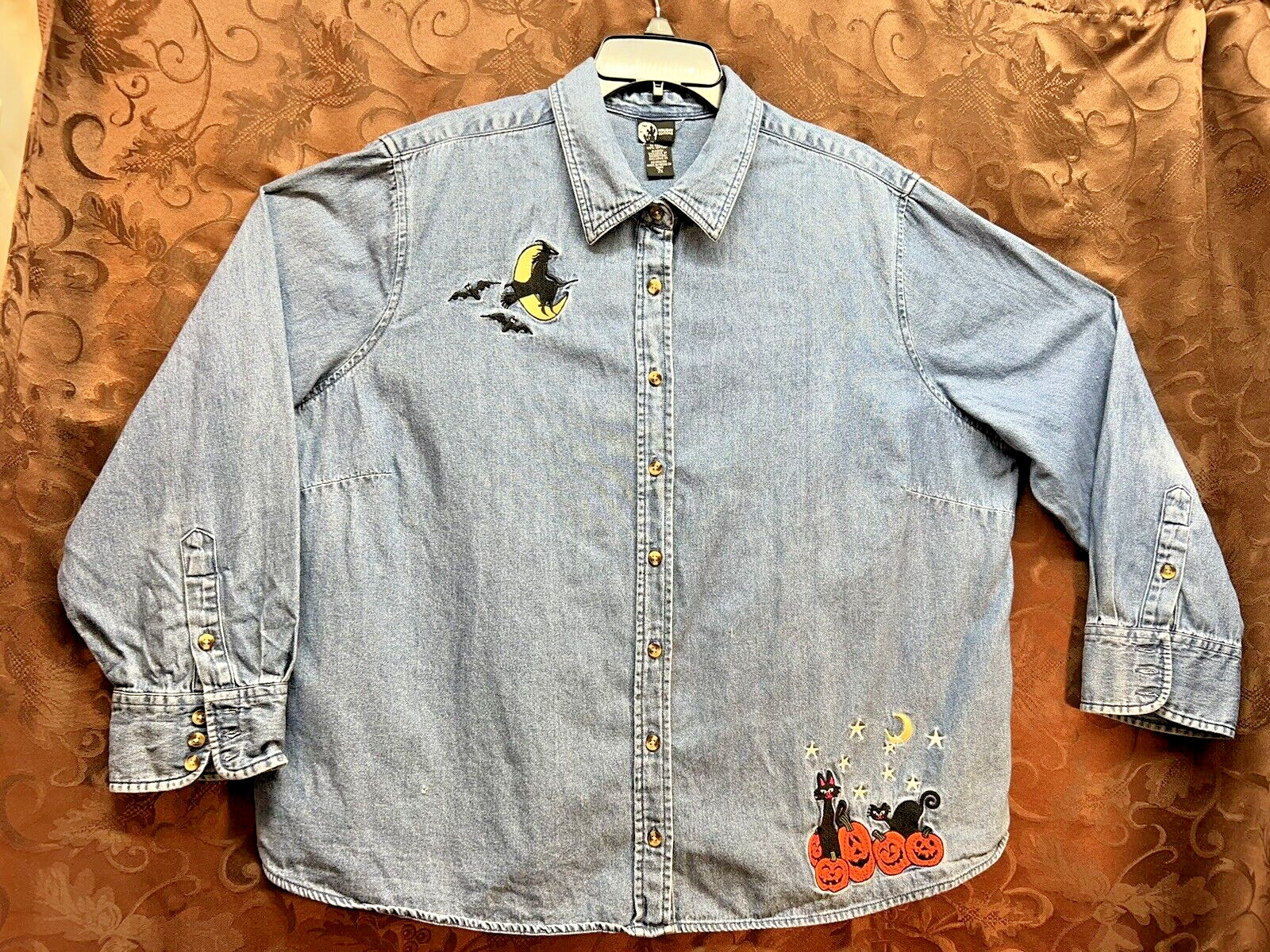 Ladies 2X blue cotton denim ls button front Halloween collared shirt, very cute