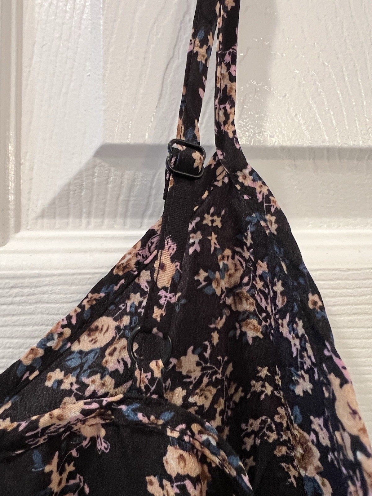 Unbranded Floral Adjustable-Strap Ruffled Tank (Size XL) – New w/o Tag!