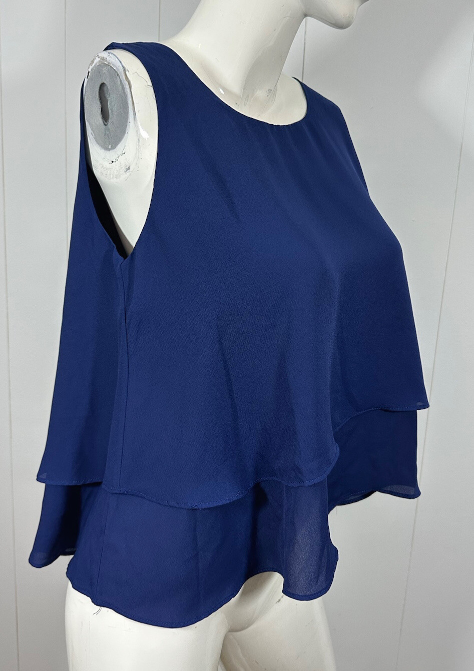 NWT STELLA LUCE Womens Navy Lined Slit Back Layered Sleeveless Top Blouse Sz M