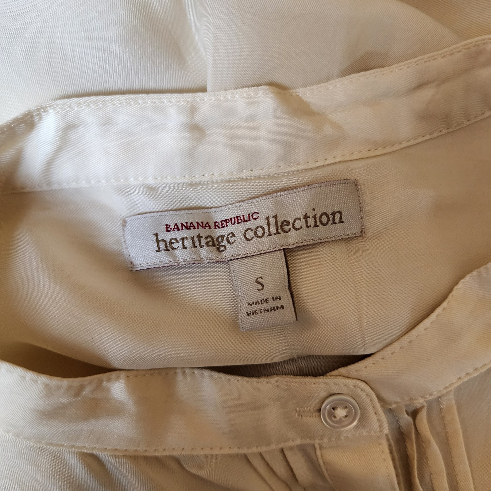 NWT Banana Republic Heritage Collection Blouse Vegan Silk Cupro Crepe Beige S