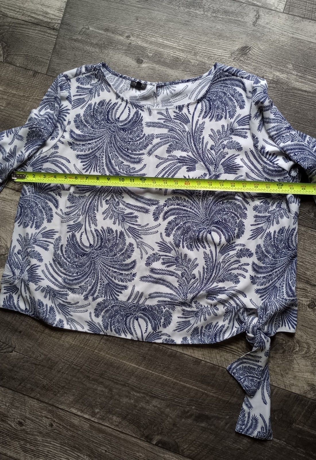 Talbots Women’s 22WP Tunic White With Blue Palm Tree Pattern