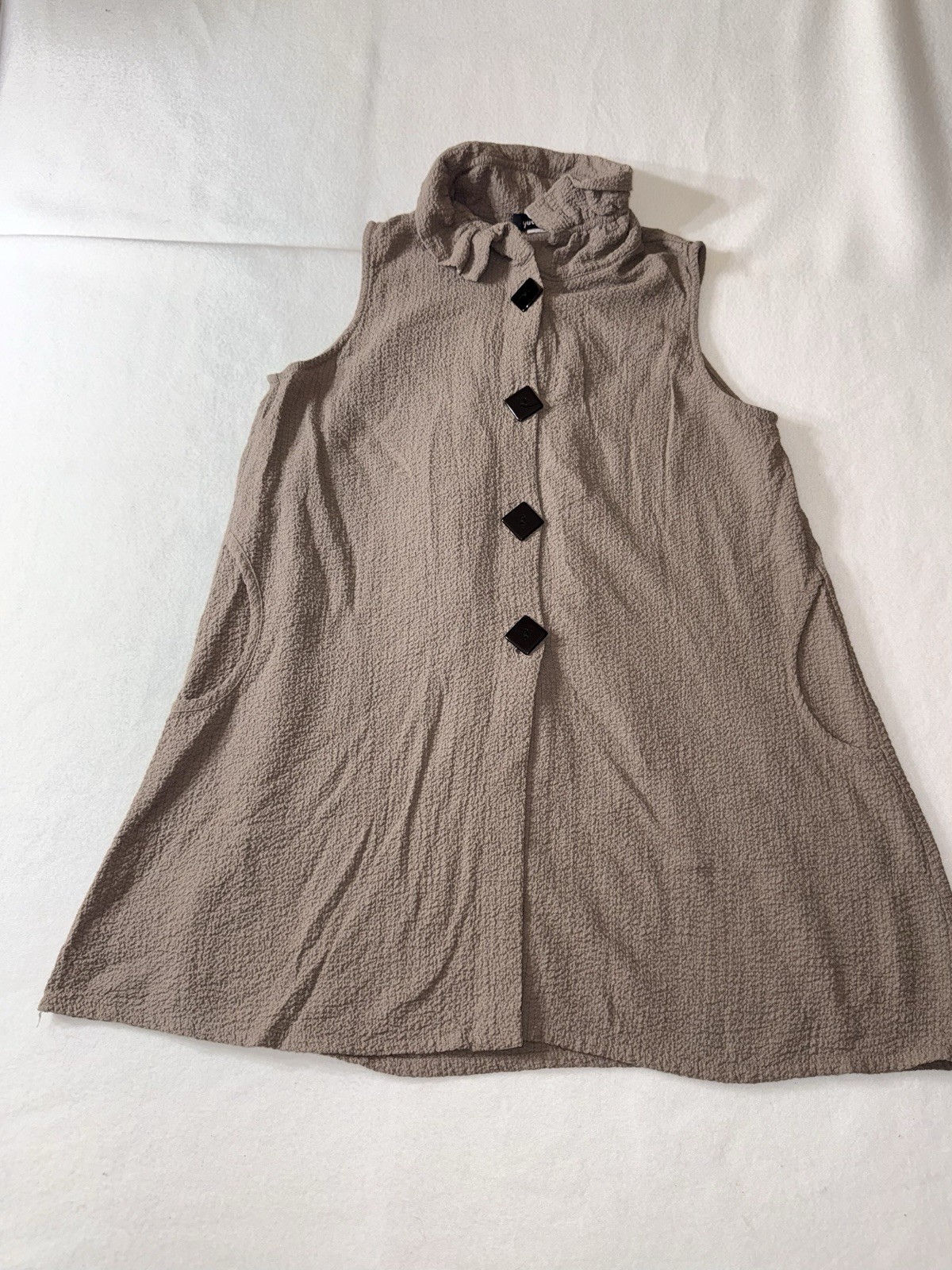 Yushi ruffle-collar vest Tunic Big Black Buttons See Pictures For Sizing Info