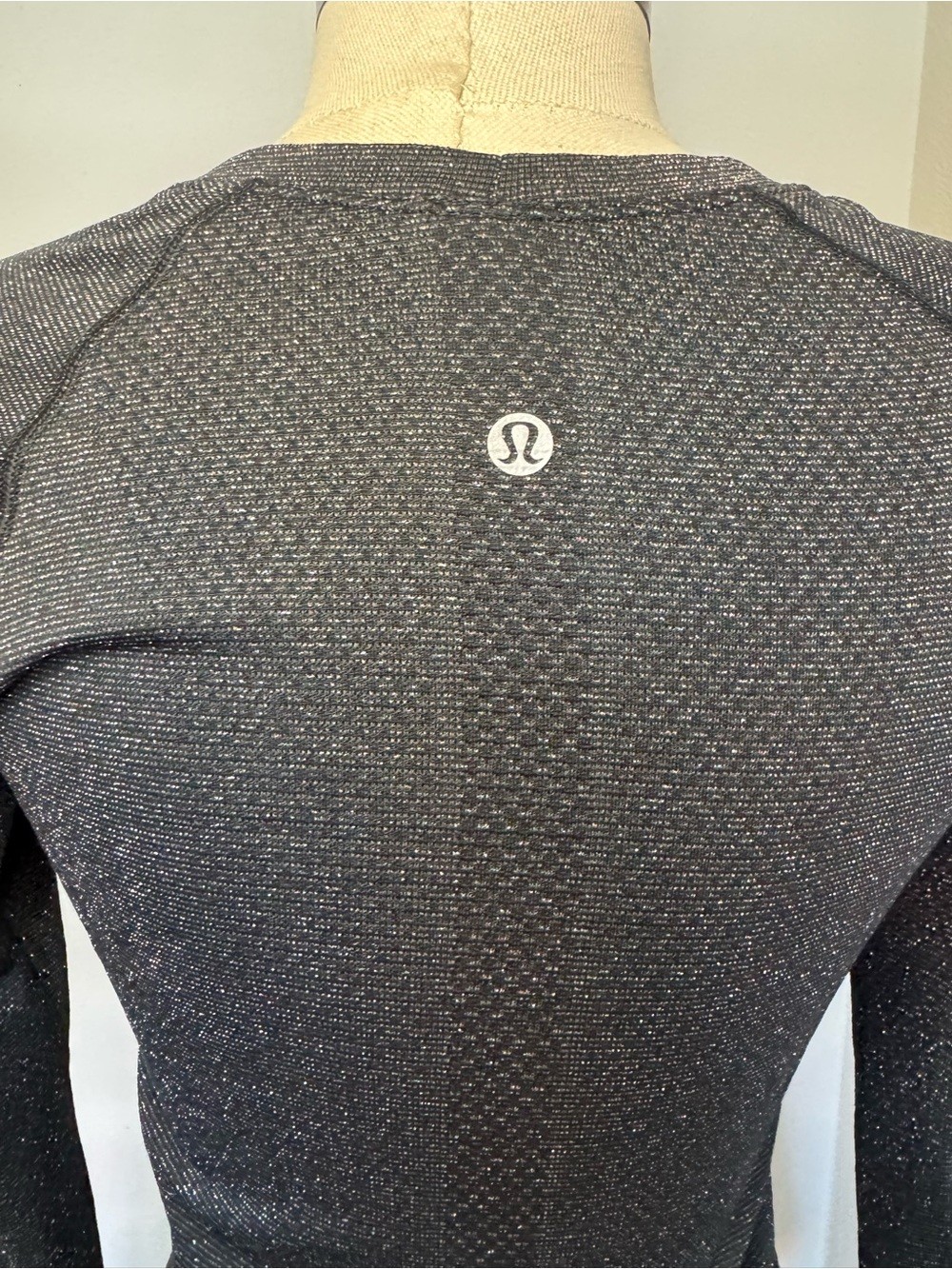 Lululemon Swiftly Tech Long-sleeve Shirt 2.0 Waist Length in Black/Rainbow Lurex